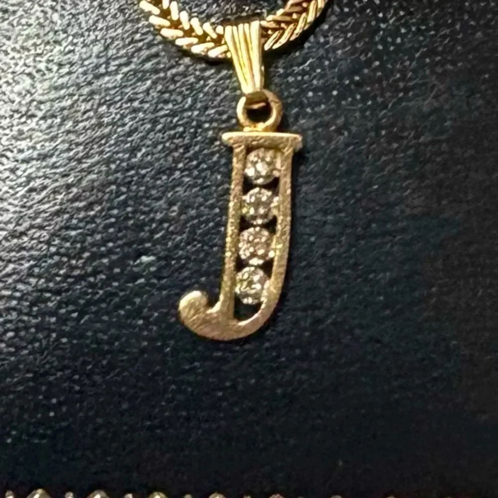 14K Yellow Gold 0.01ctw Diamond "J" Letter 10mm Pendant Charm 0.65g